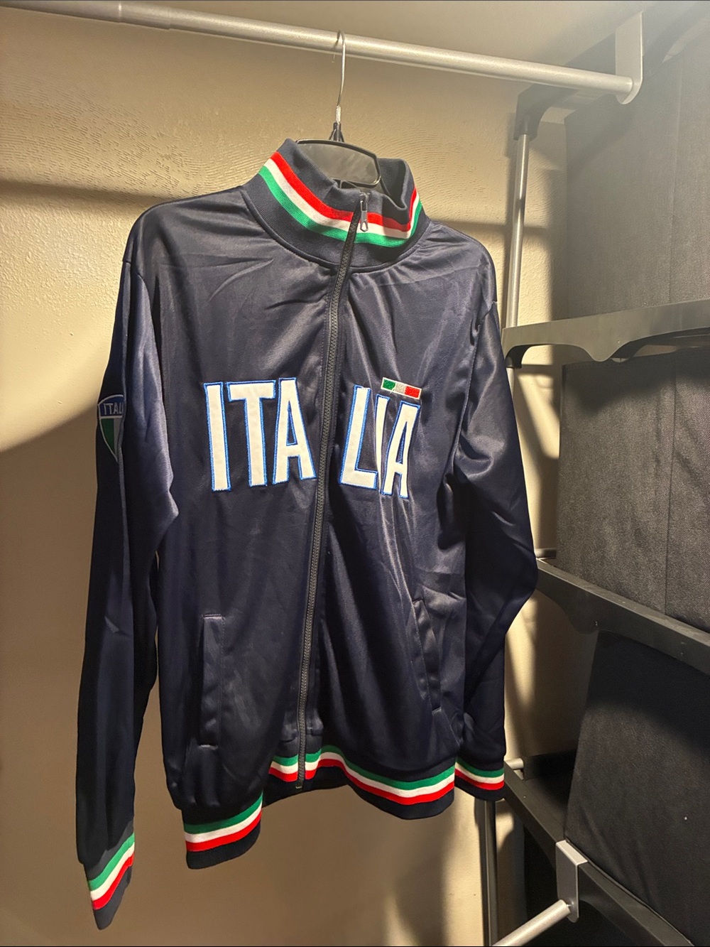 Men’s vintage Italia jacket size L (fits like a medium) great used condition